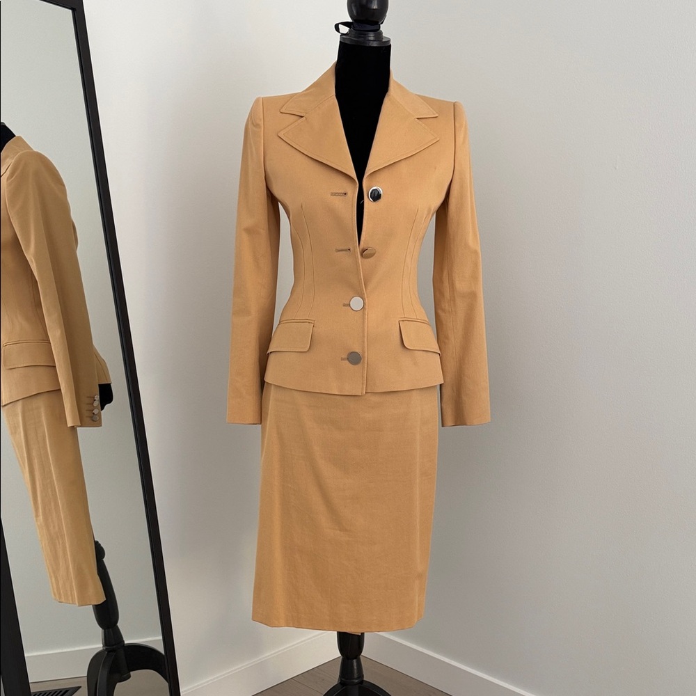 Dolce & Gabbana sz 40 tan skirt suite